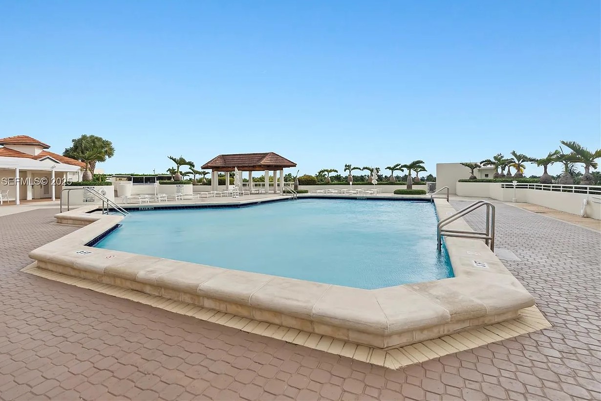 Mystic Pointe 400 Pool