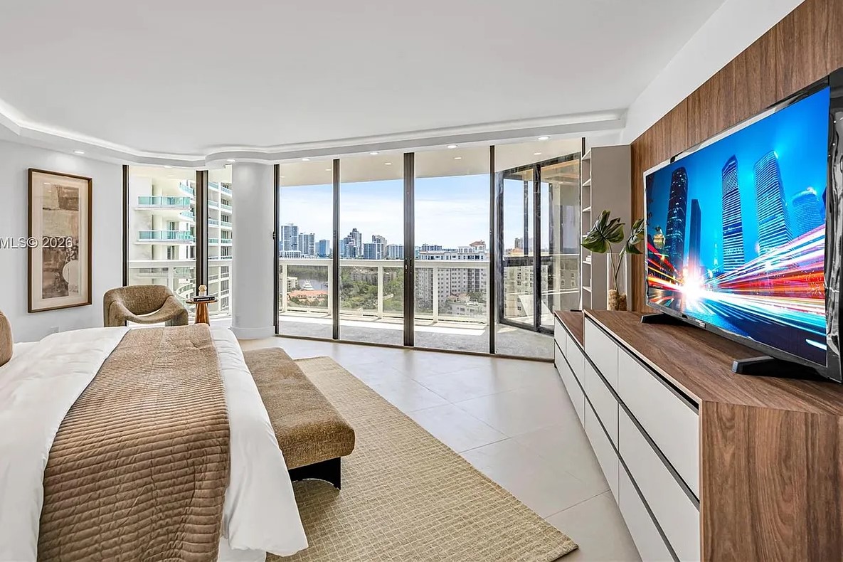 The Landmark Bedroom