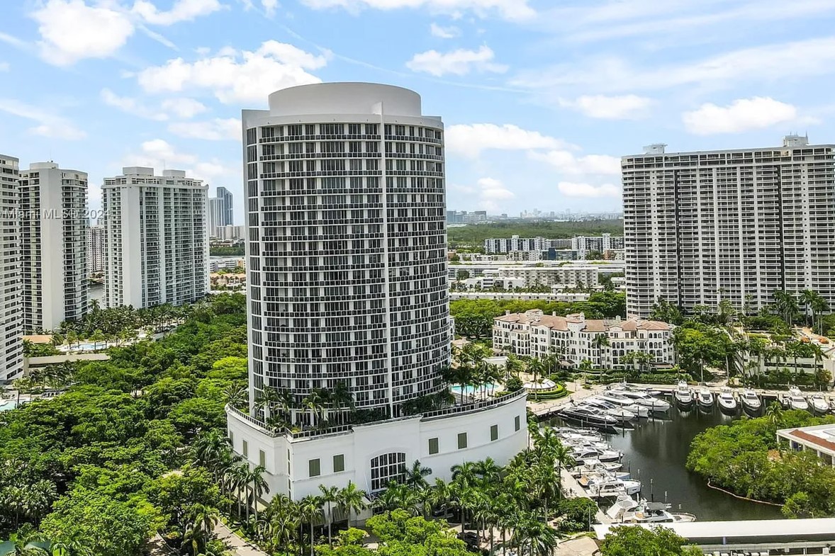 Bellini | Williams Island
