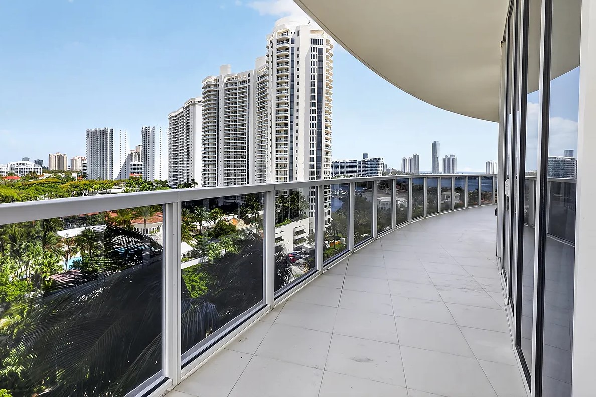 Bellini Balcony