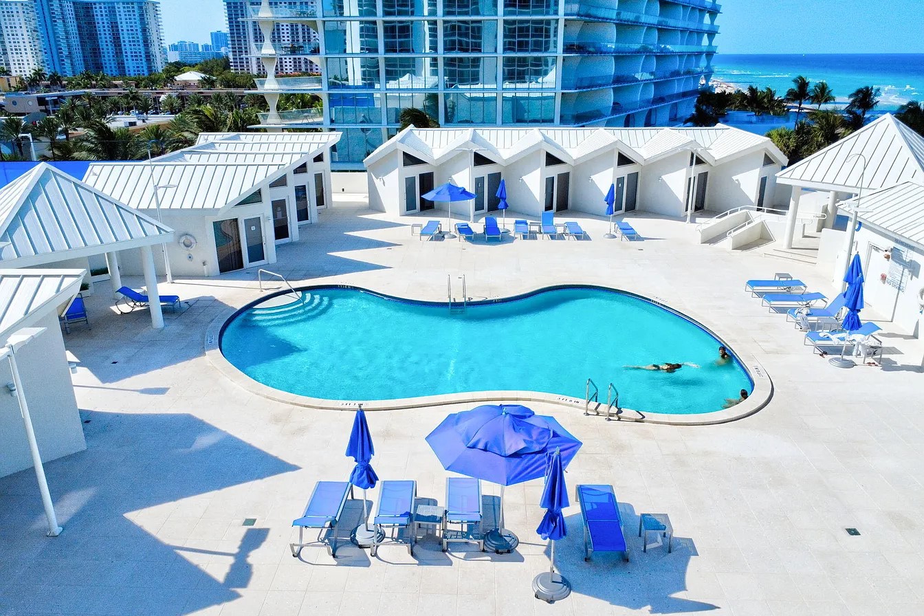 Sands Pointe Pool