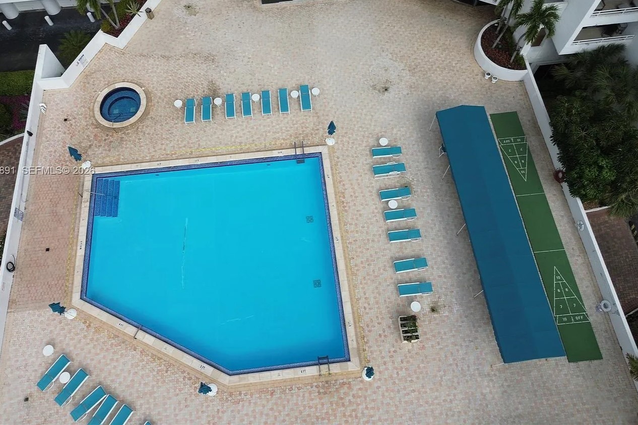 Alaqua Pool