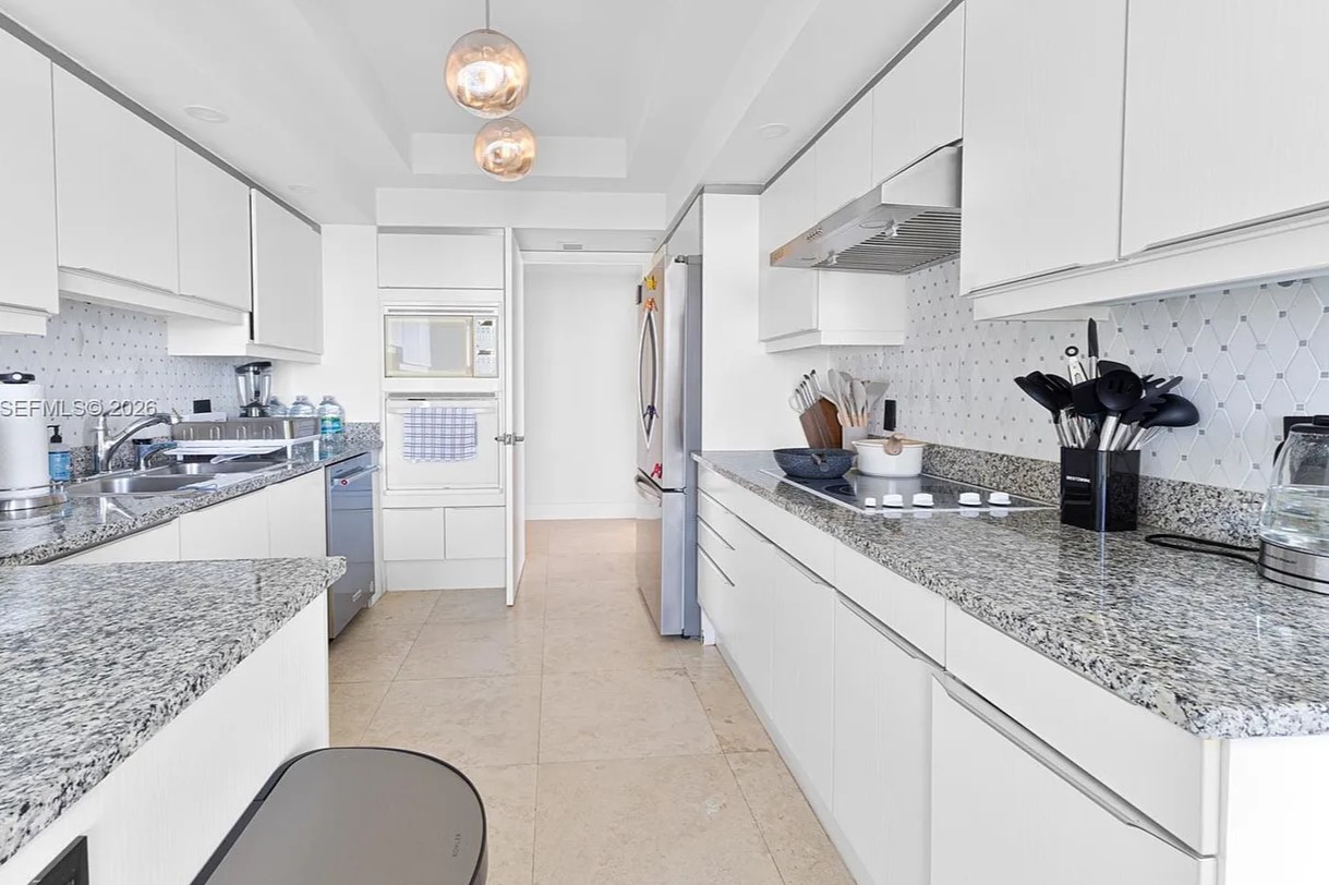 Williams Island 7000 Kitchen