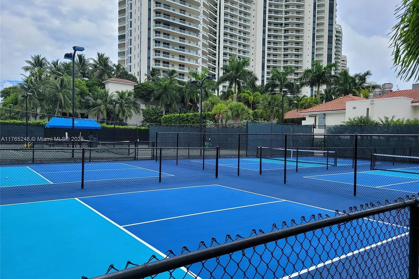 Williams Island 7000 Pickle Ball Area