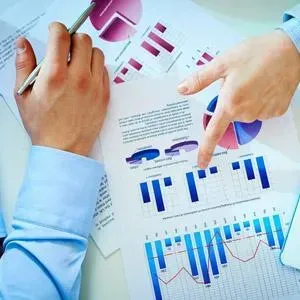 Globe icon for international healthcare SEO