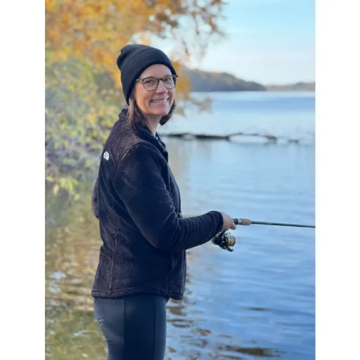 Diane Marthaler reading specialist and online tutor outdoors