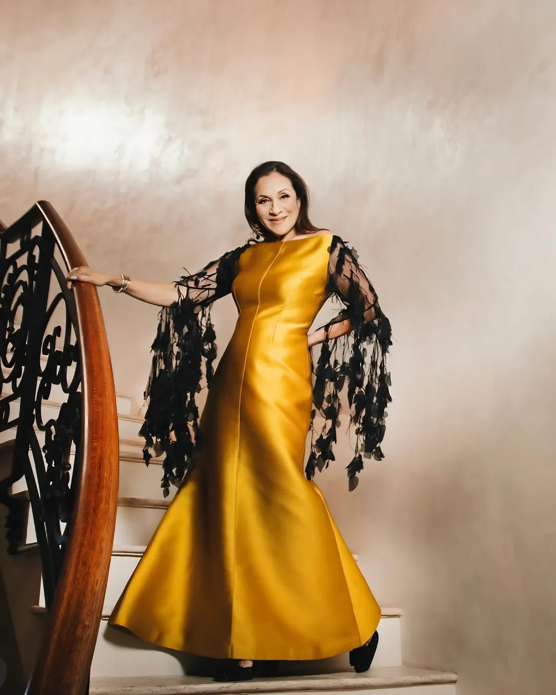 Gloria Arendz-Theiler elegant lifestyle portrait