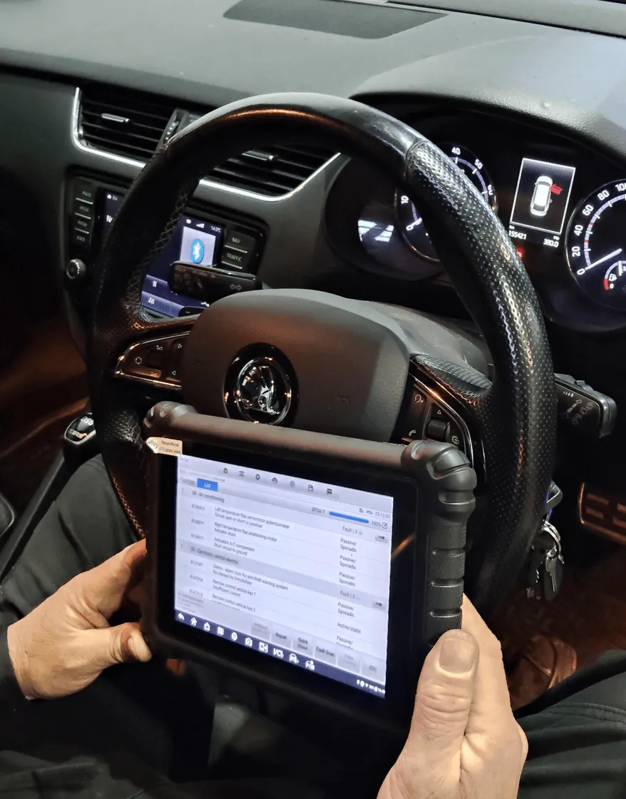 vehicle diagnostics scan tool in car Dunedin mechanic