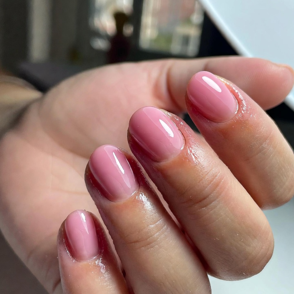 uñas en gel rosadas