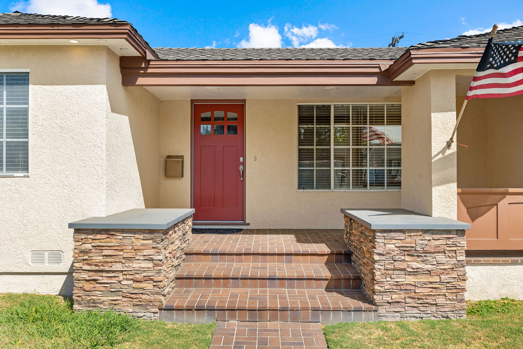 Front exterior of a Los Altos Long Beach home previously listed and sold by Realtor Kristin Gutierrez.