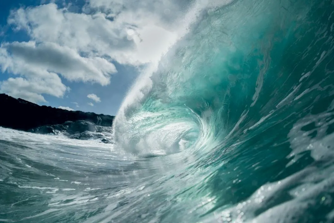A big ocean wave