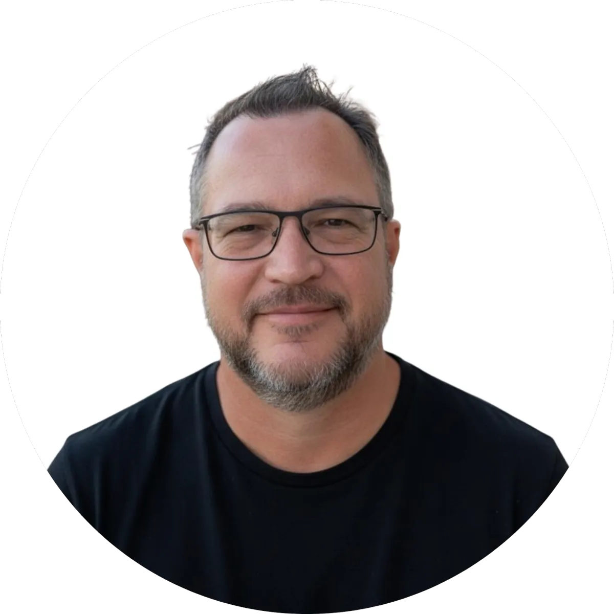 Professional circular profile portrait of Paul Spinoglio, founder of Spinoglio Hospitality Lab.