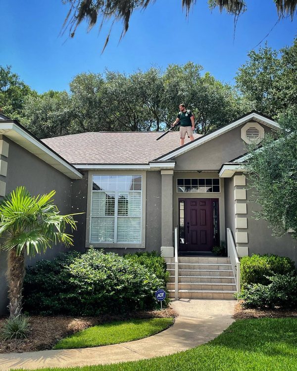 Gutter cleaning in Brunswick, GA by Atlantic Coastal Cleaning