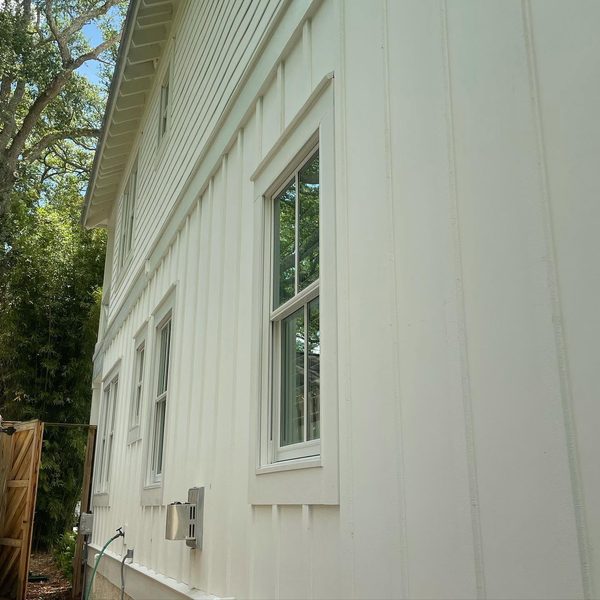House washing (carriage house exterior) in Brunswick, GA by Atlantic Coastal Cleaning