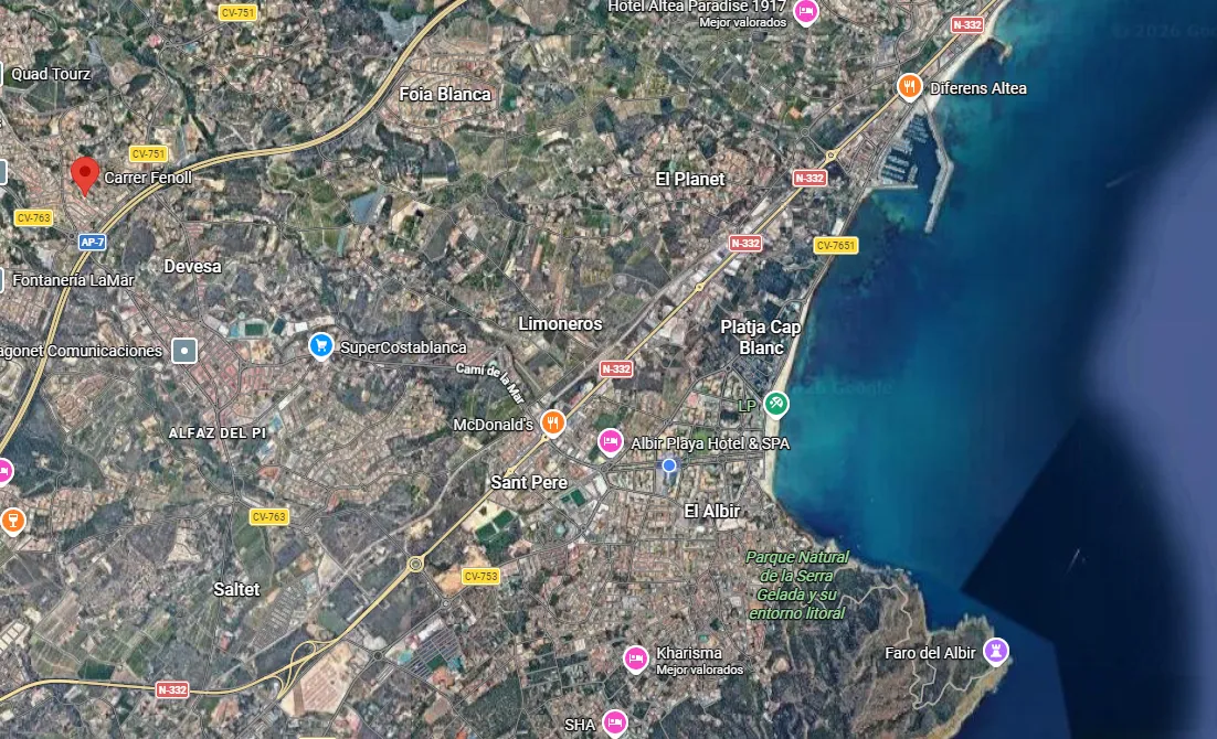 Plano y render del diseño interior de la villa