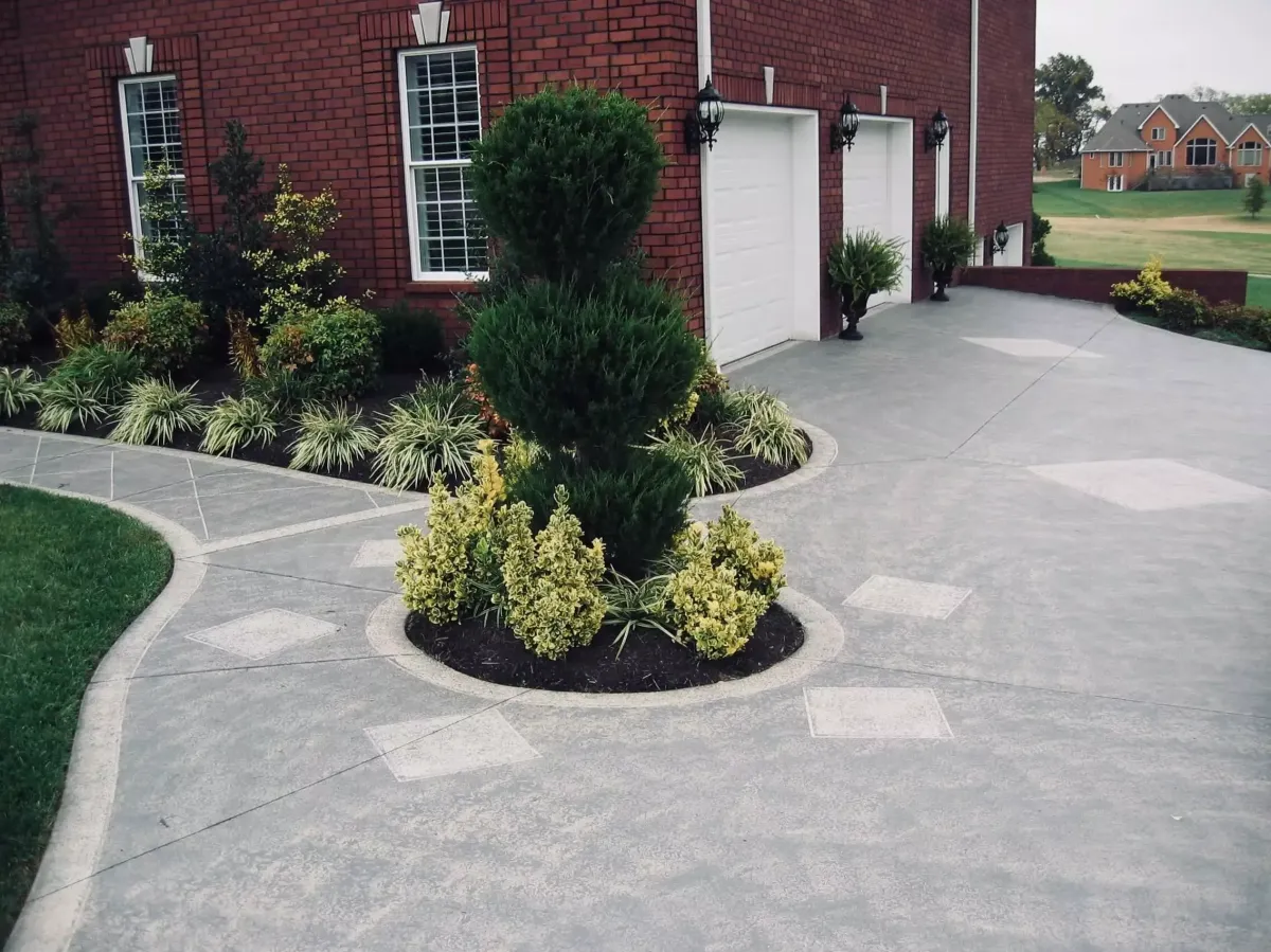 Franklin Concrete builds and installs Driveway