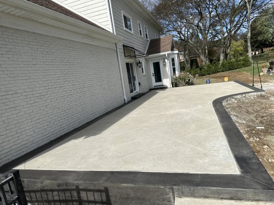 Franklin Concrete builds and installs Slab