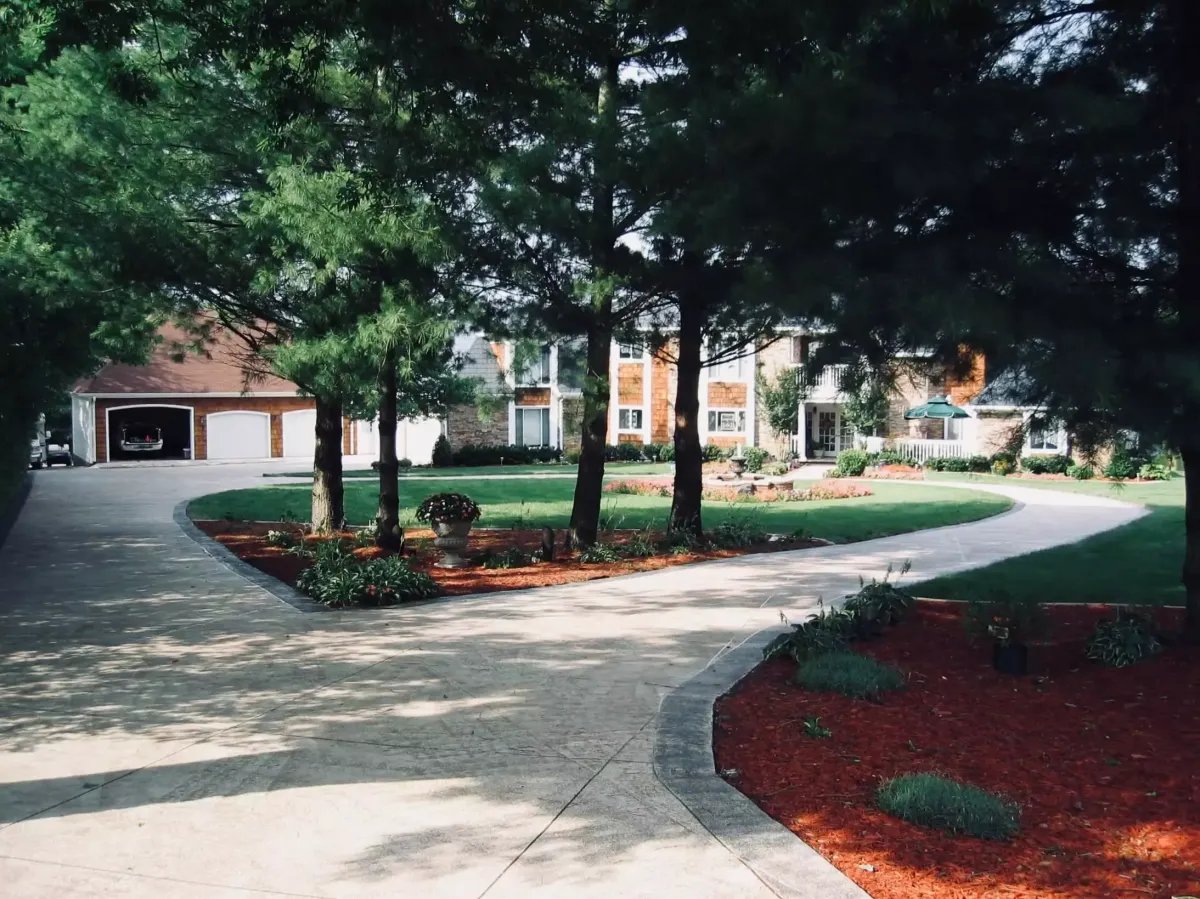 Franklin Concrete builds and installs Driveway