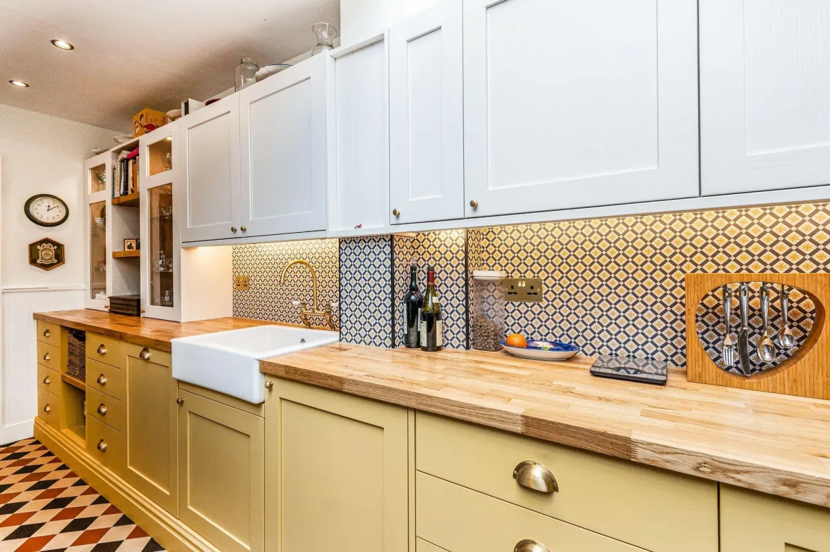 Wallpaper Installer Putney