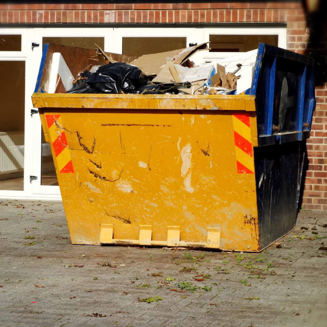 clean outdoor commercial property after warehouse clearance Sydney completed job