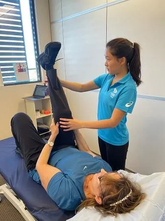 Physio treating sciatica