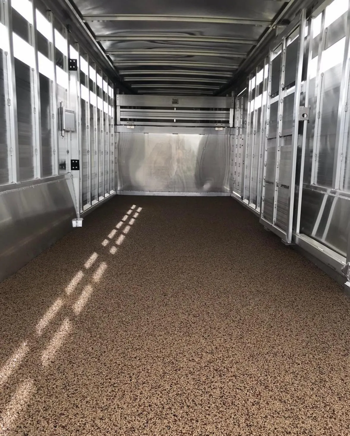 Hoof grip Horse trailer Spilsbury coatings