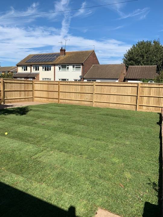 Fresh turf and new close board fencing installed in Berkhamsted