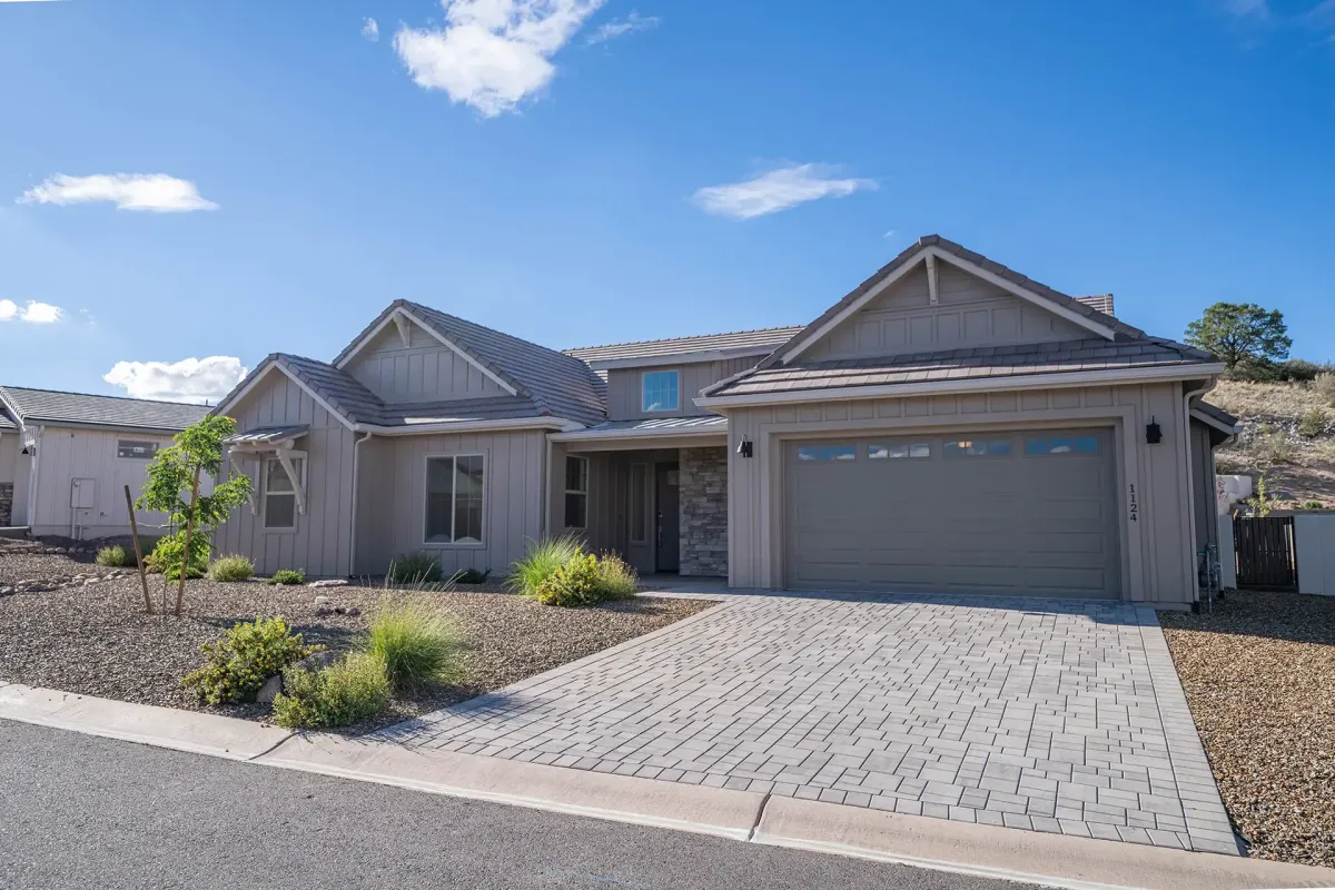 Bend Concrete builds and installs Driveway