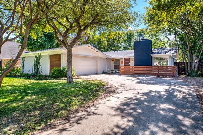 Dallas Concrete builds and installs driveway