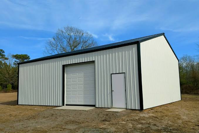 Custom steel warehouse built by Bartlesville Metal Building in Burlington