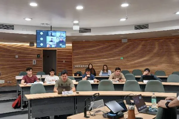 Clase en modalidad híbrida flexible MII UC, Magíster en IngenieríaIndustrial UC, MII UC