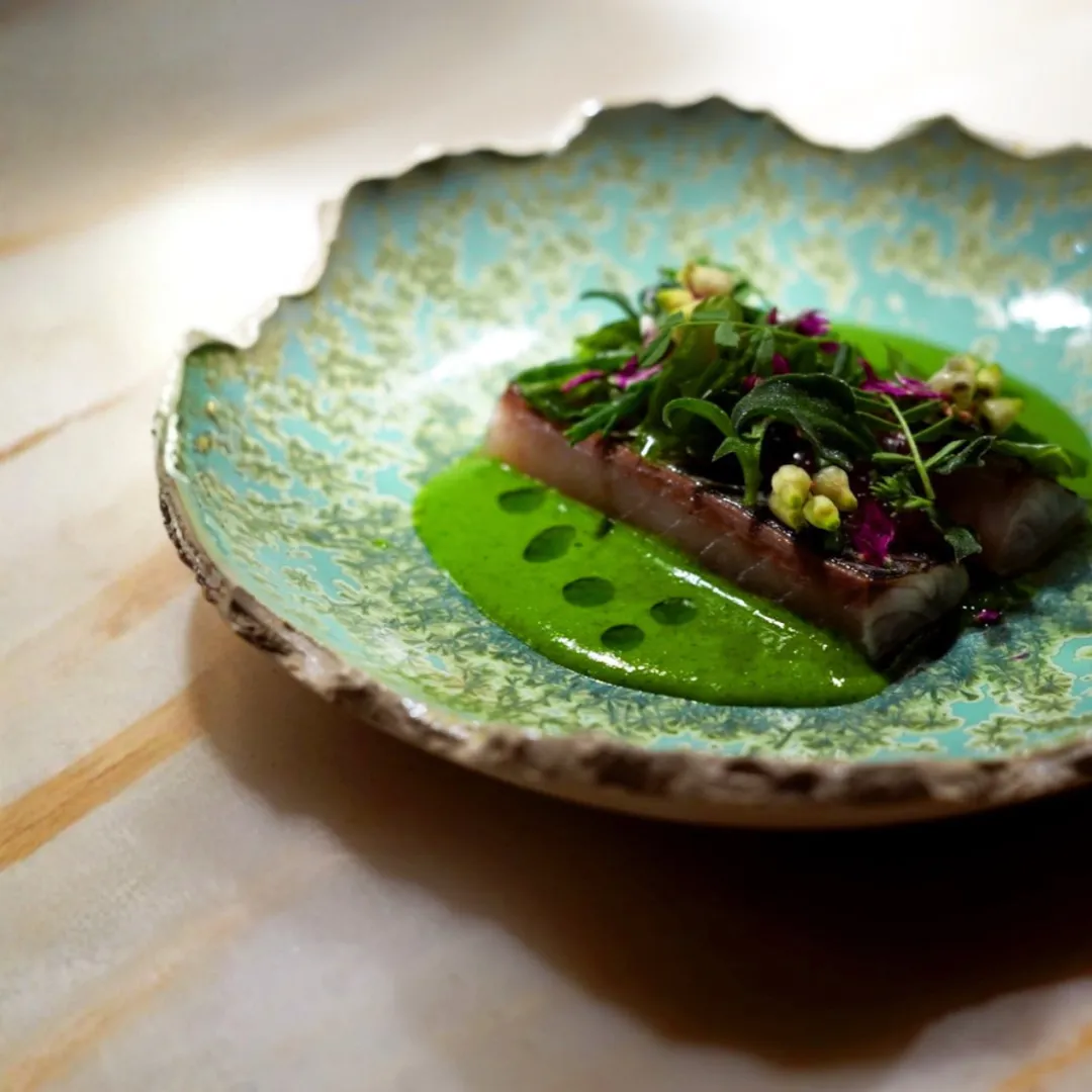 A close up of a bunch of blueberries