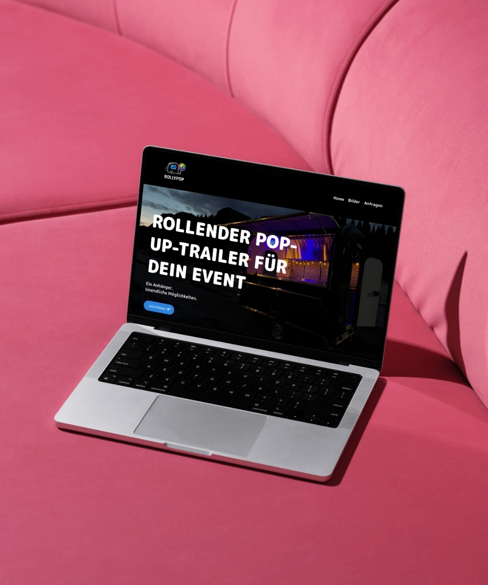 Bild zeigt einen Computer auf dem eine Website zu sehen ist