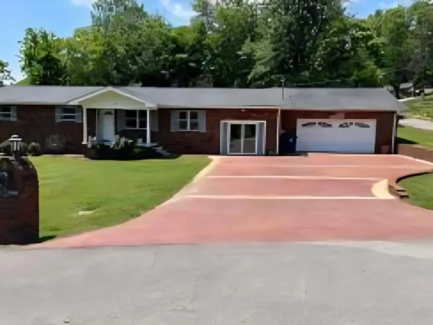 Chattanooga builds and installs driveways