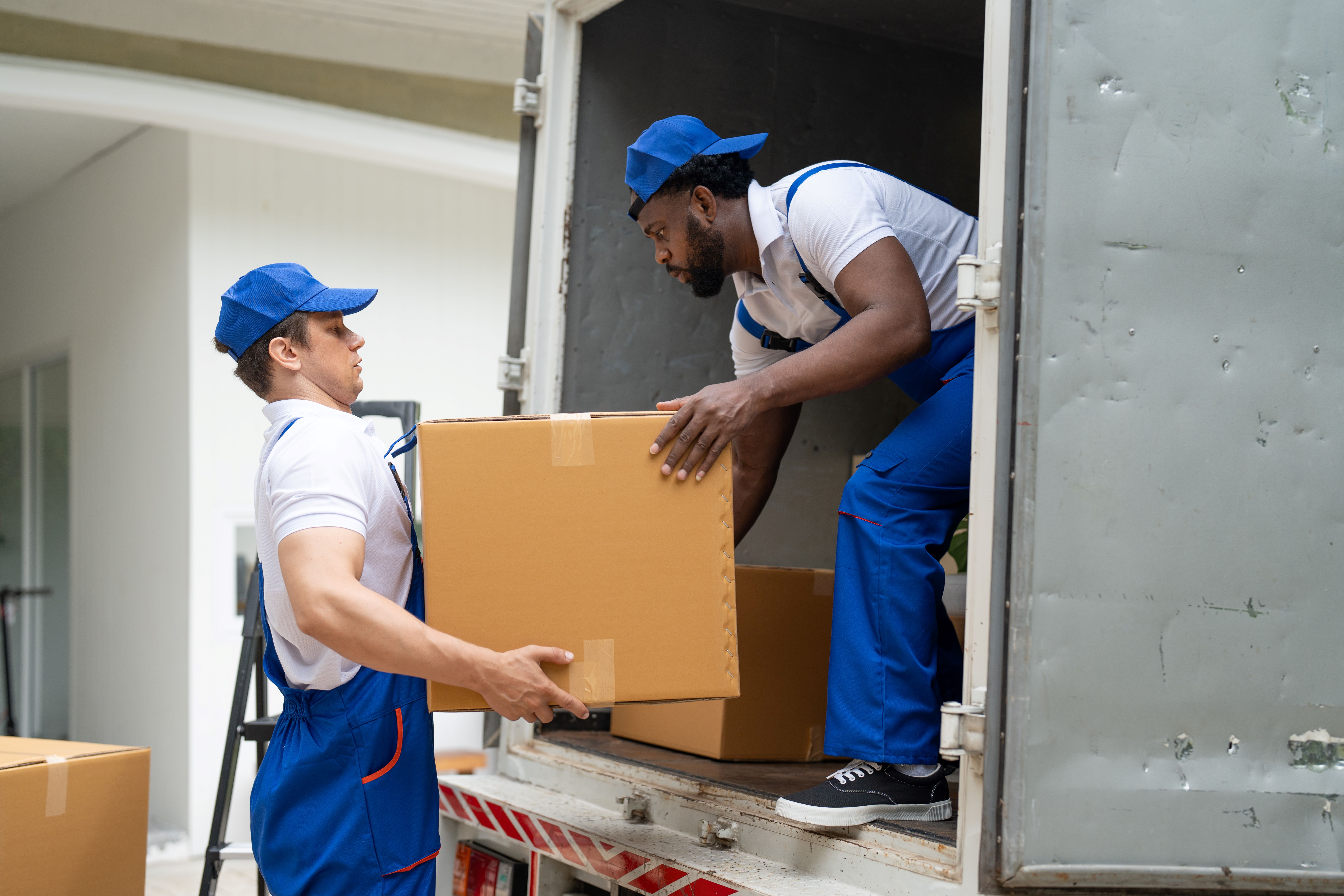 The Interstate Supply Chain: Managing Your Move Between Our Florida and Michigan Hubs