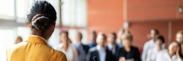 How hypnosis enhances your public speaking skills