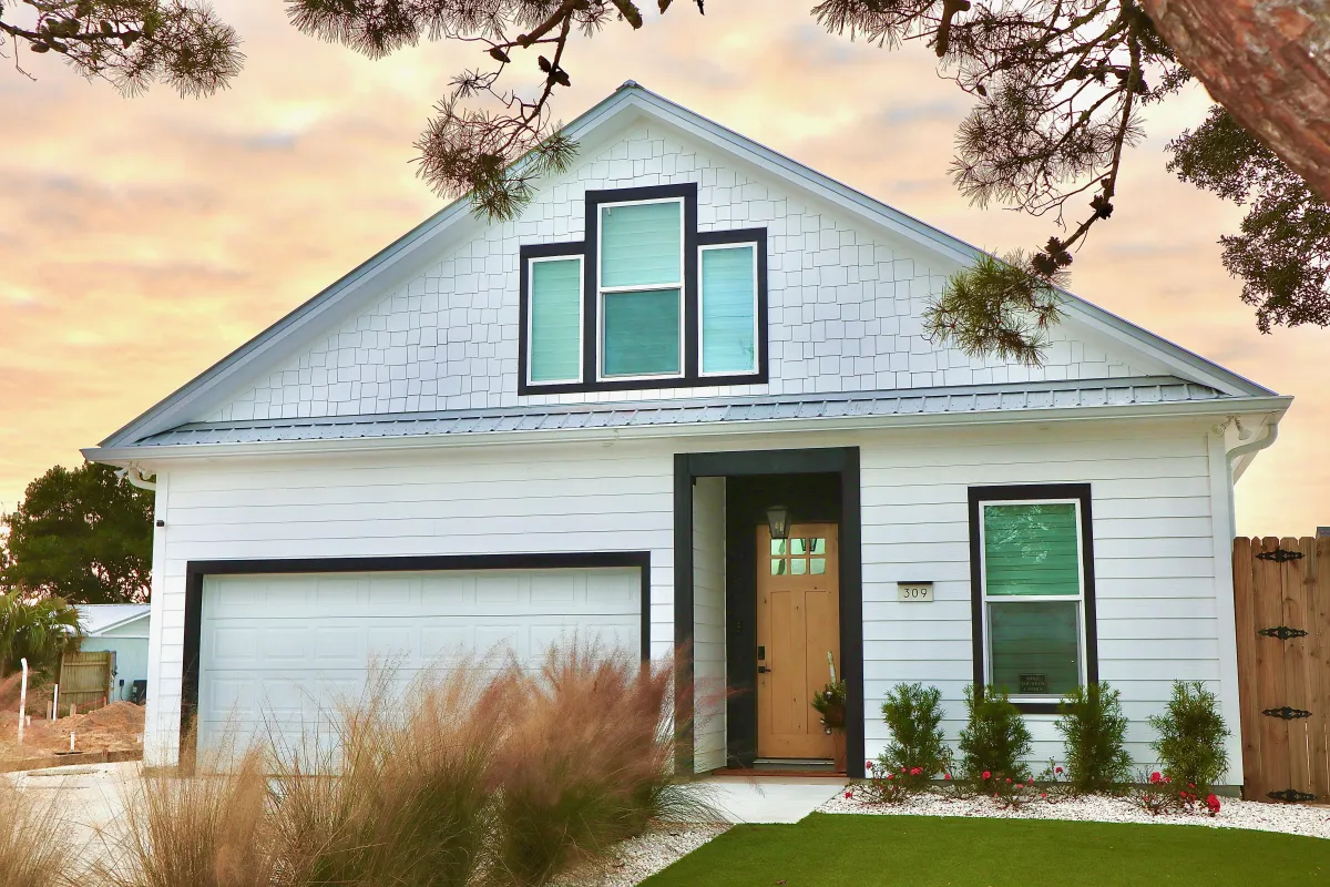 landscape photo of 2-storey house
