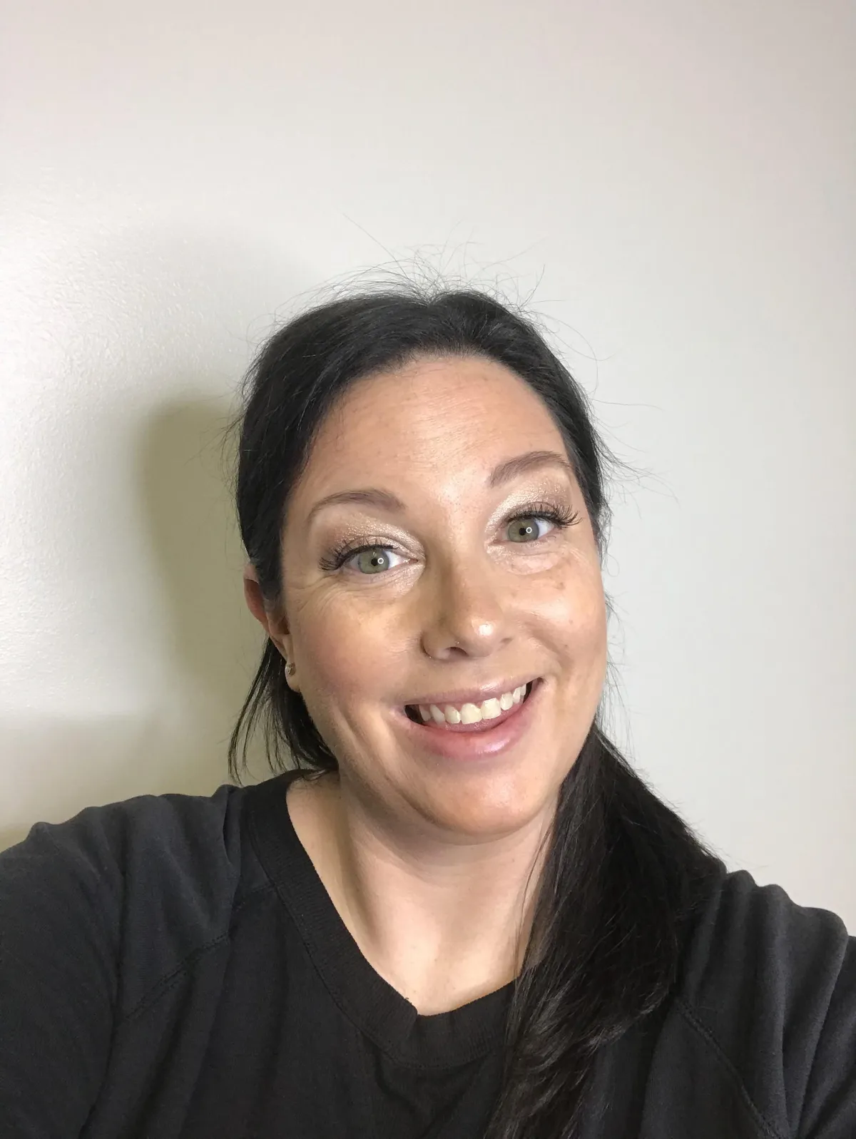 Kristina Crosbie Broker Life Socials heashot