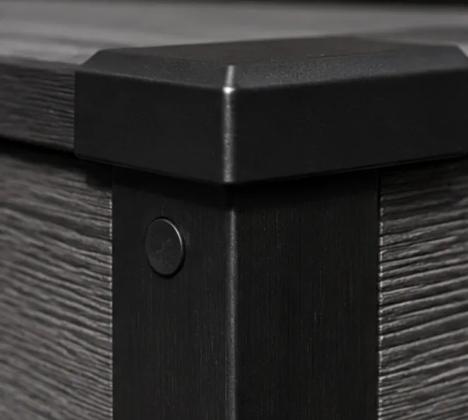 Screwless Detail View with matching plug