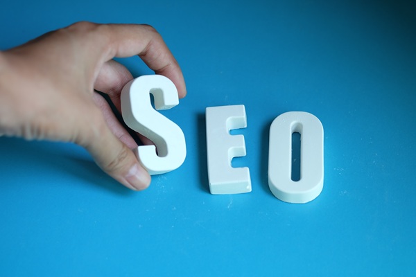 Qu'est-ce que le SEO ? Qu'est-ce que le GEO ?