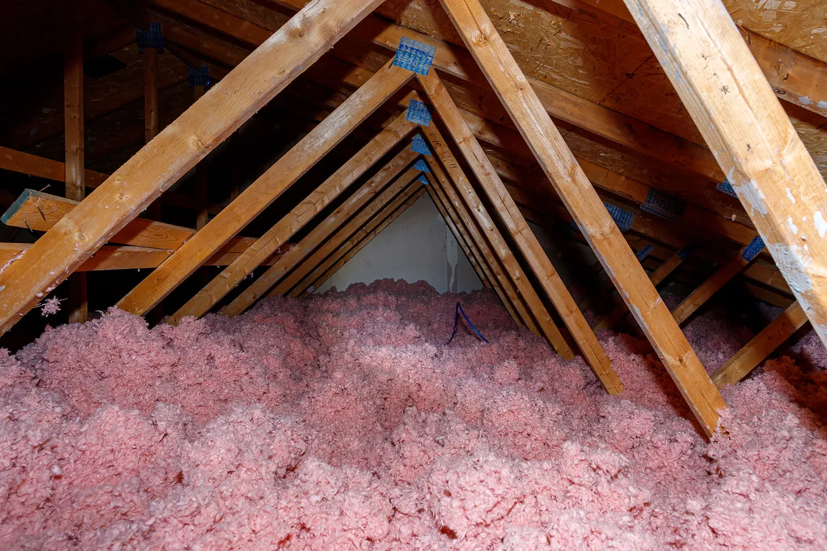 Fibreglass insulation application showing thermal properties