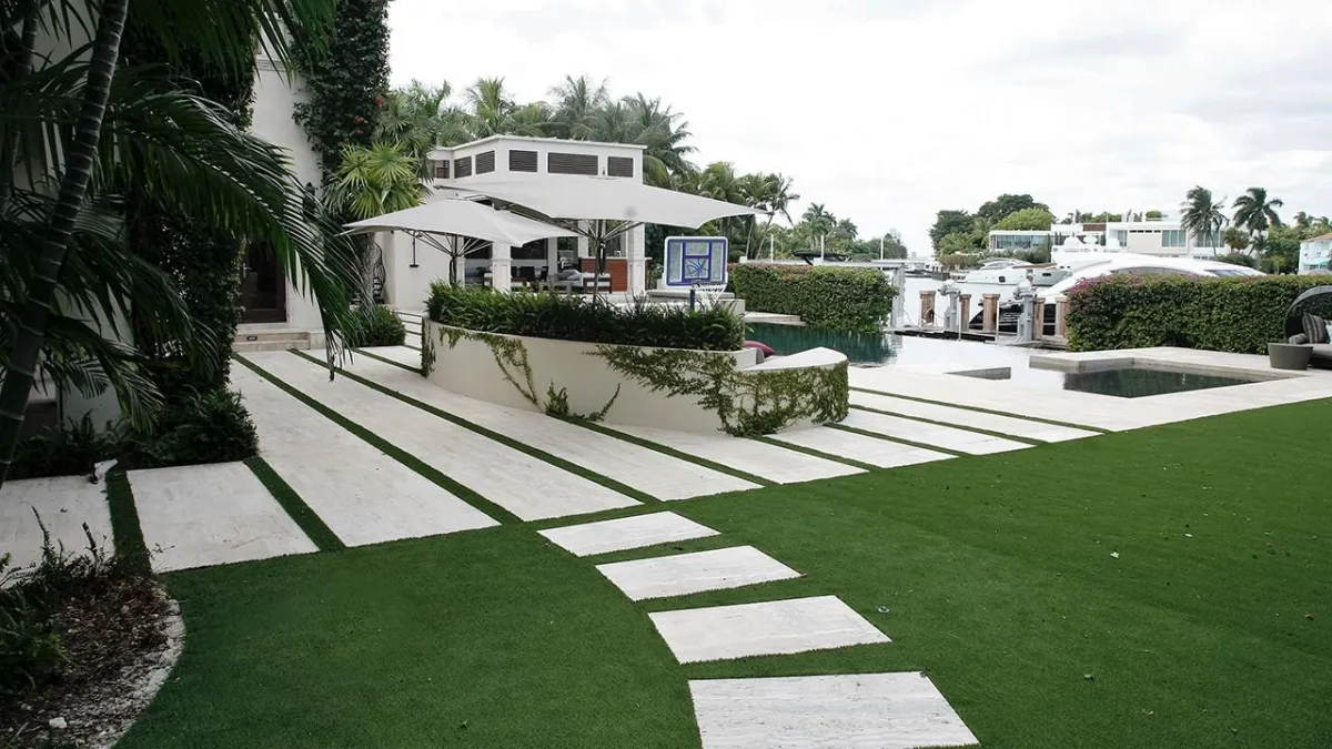 Miami Artificial Turf install and builds artificial grass in Miami Florida