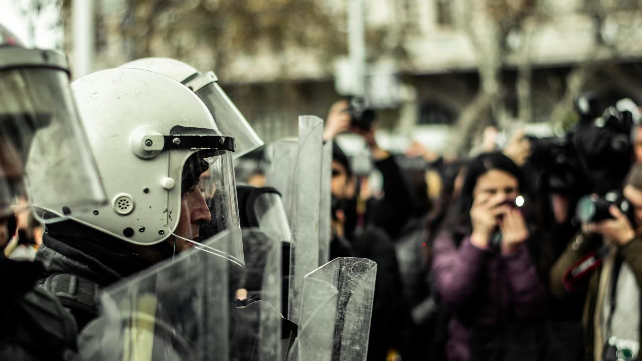 legal dos and don’ts of recording police officers in public