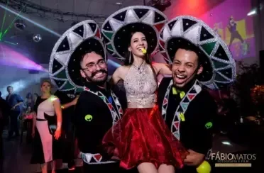 Capa do artigo: 5 DICAS PARA FAZER UMA FESTA DE 15 ANOS FANTÁSTICA