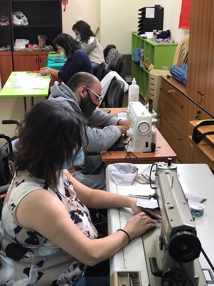 مشروع سلامتك بكمامتك