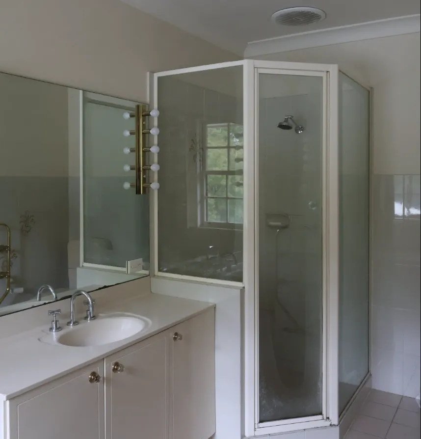 Outdated bathroom before renovation, Frenchs Forest, prior to Sharpe & Co's full renovation