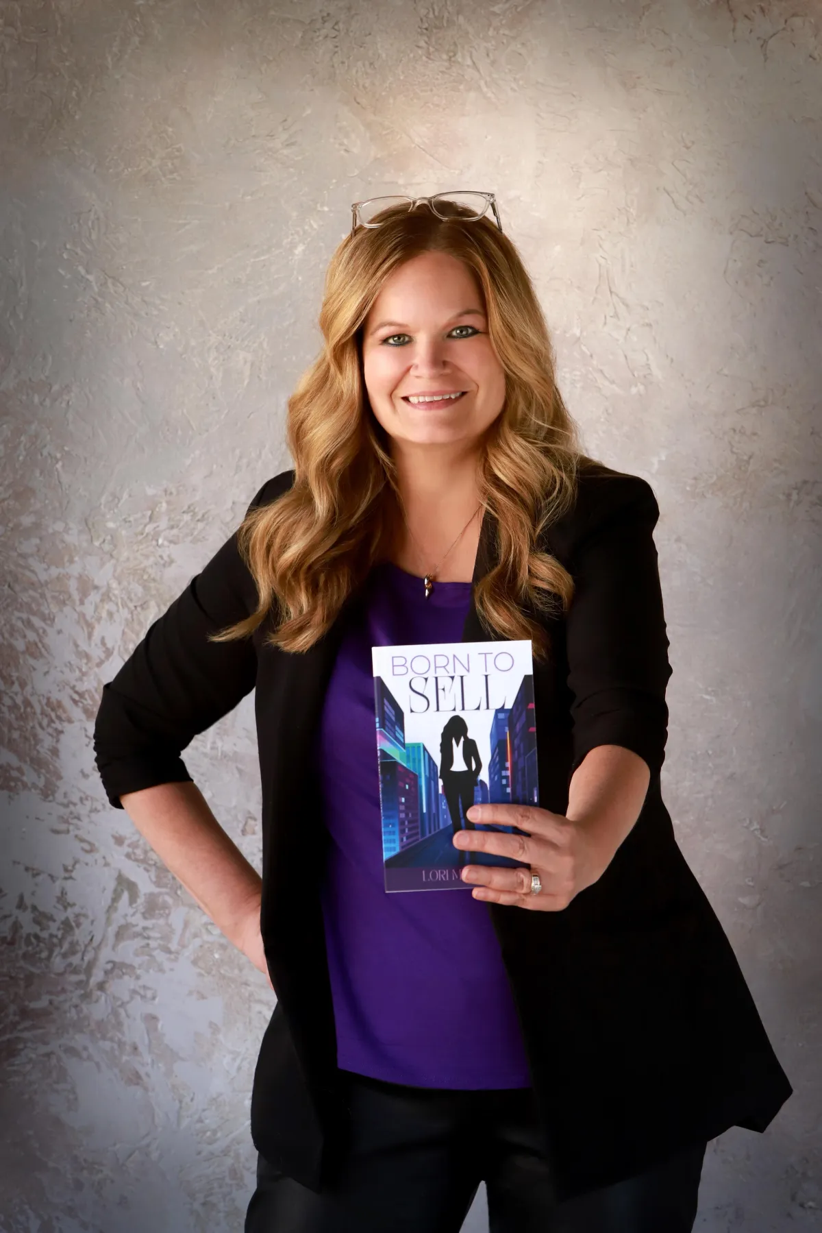 Lori_Muller_author_coach_speaker_born_to_sell
