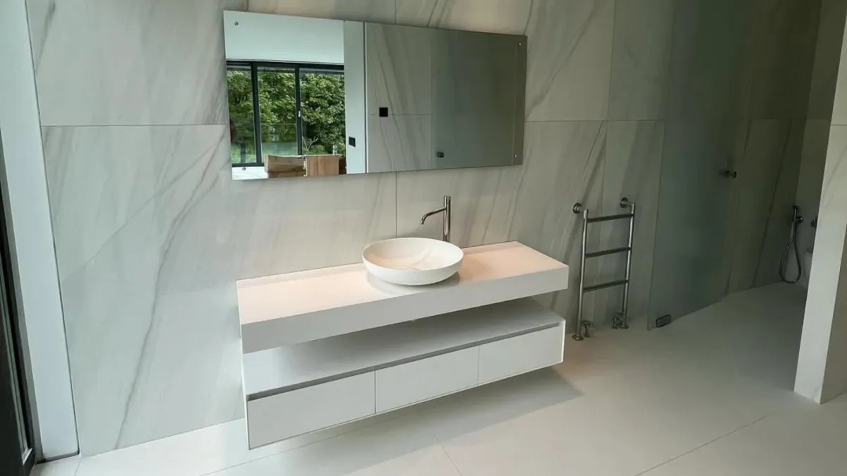 Luxury black supercar after mobile valet in Swindon by SimplyShine