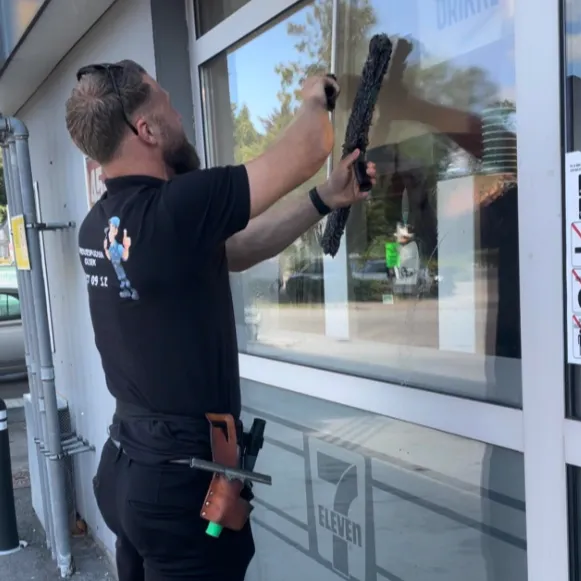 Erhvervs vinduespudsning på Nordsjælland for lokal virksomhed