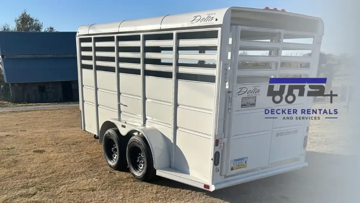 How Does the Stock Trailer Support Fall Cattle Shipments Near Wichita, KS?